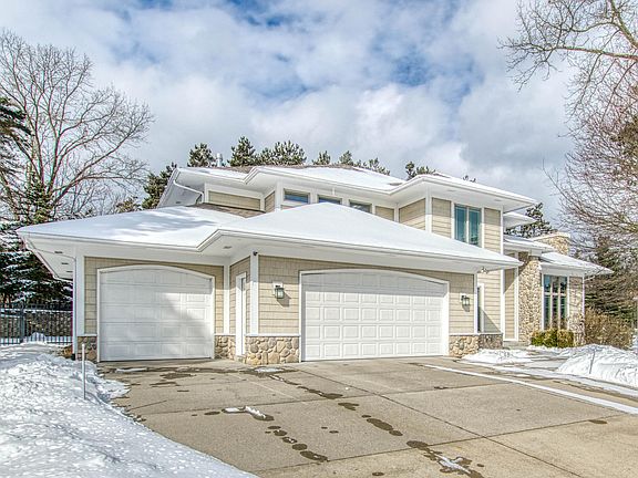 5th image of 7949 Jonathan Woods Dr SE