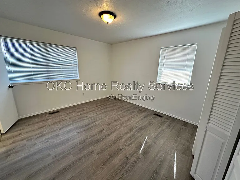 1428 SW 72nd St — Photo 11