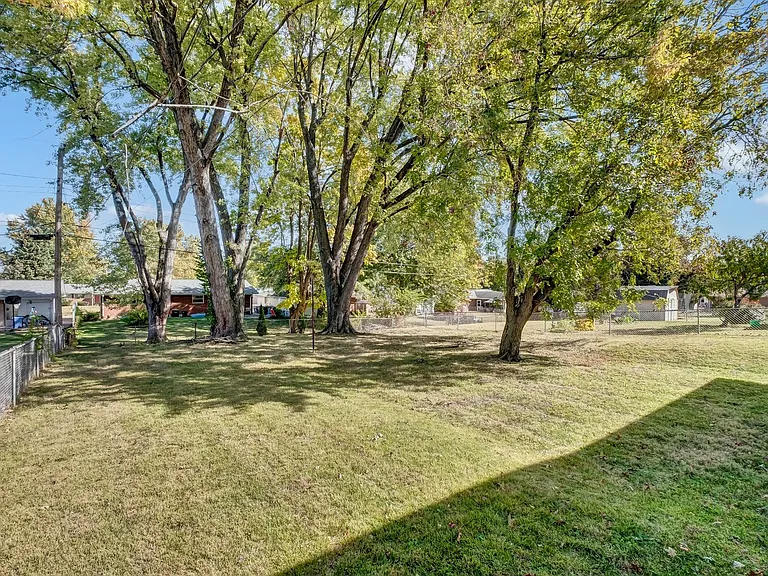 1505 Miller Dr — Photo 25