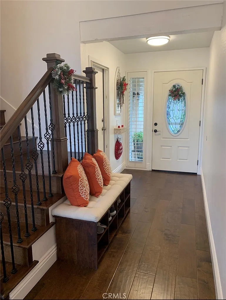 3 bed, 2.5 bath, 1464 sqft, $5,200 — Photo 2