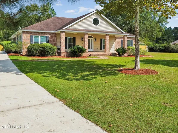 8352 Ridgewood Dr, Kiln, MS 39556