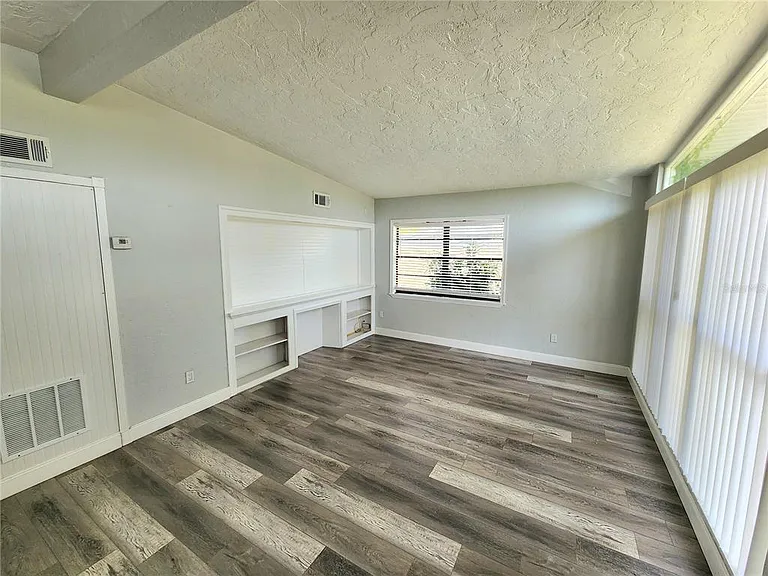 2001 Princeton Ave — Photo 11