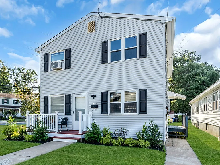 1264 Maplewood Rd #A — Photo 22