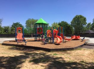 2104 Azlin Pl APT D, Siloam Springs, AR 72761