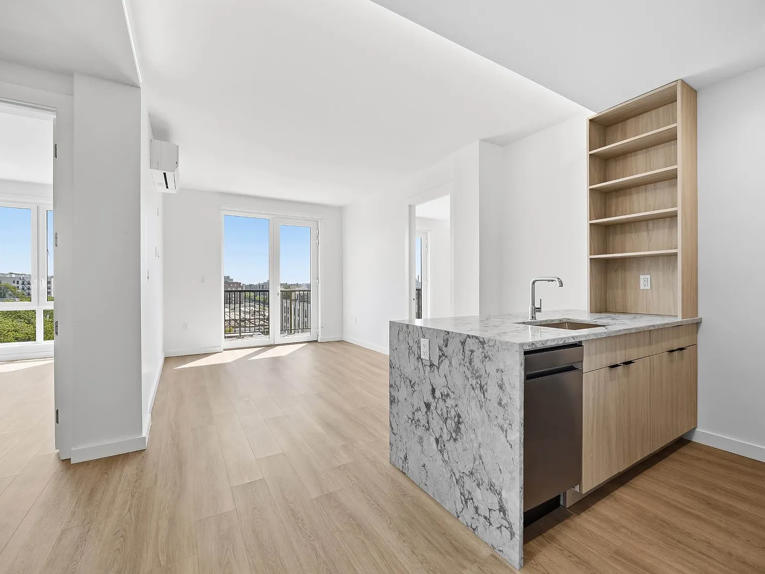 100 Sullivan Pl — Photo 3