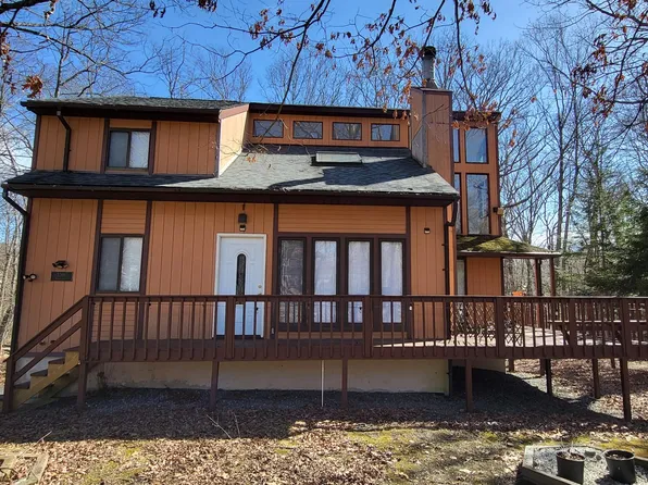 3221 Windermere Dr, Bushkill, PA 18324