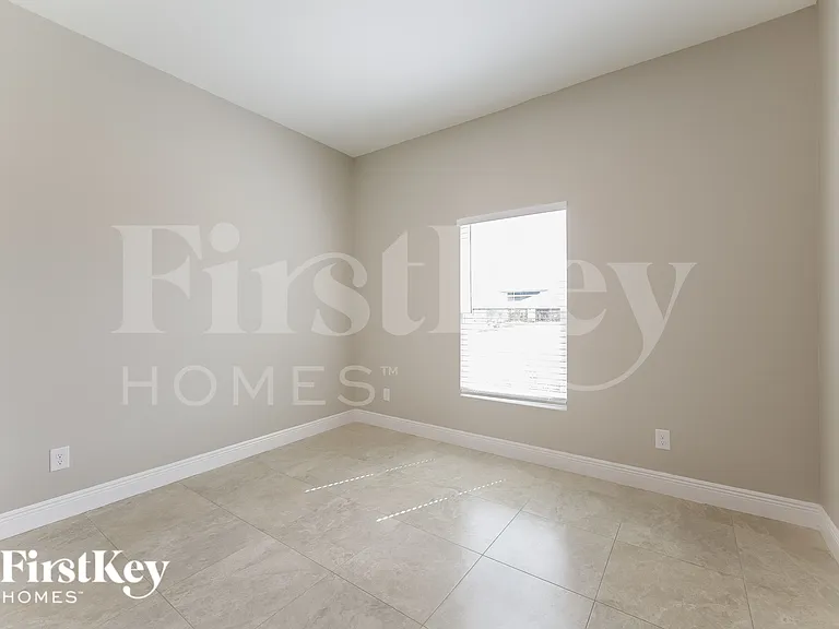 3757 NE 14th Ave — Photo 11