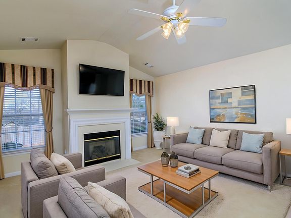 2nd image of 109 Ridgebrook Way