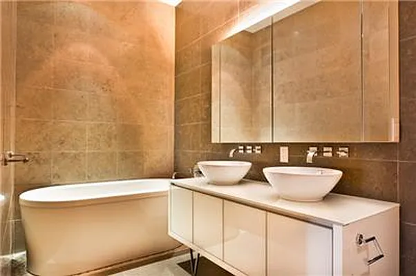 Rented by Kingstone Realty Inc | media 35