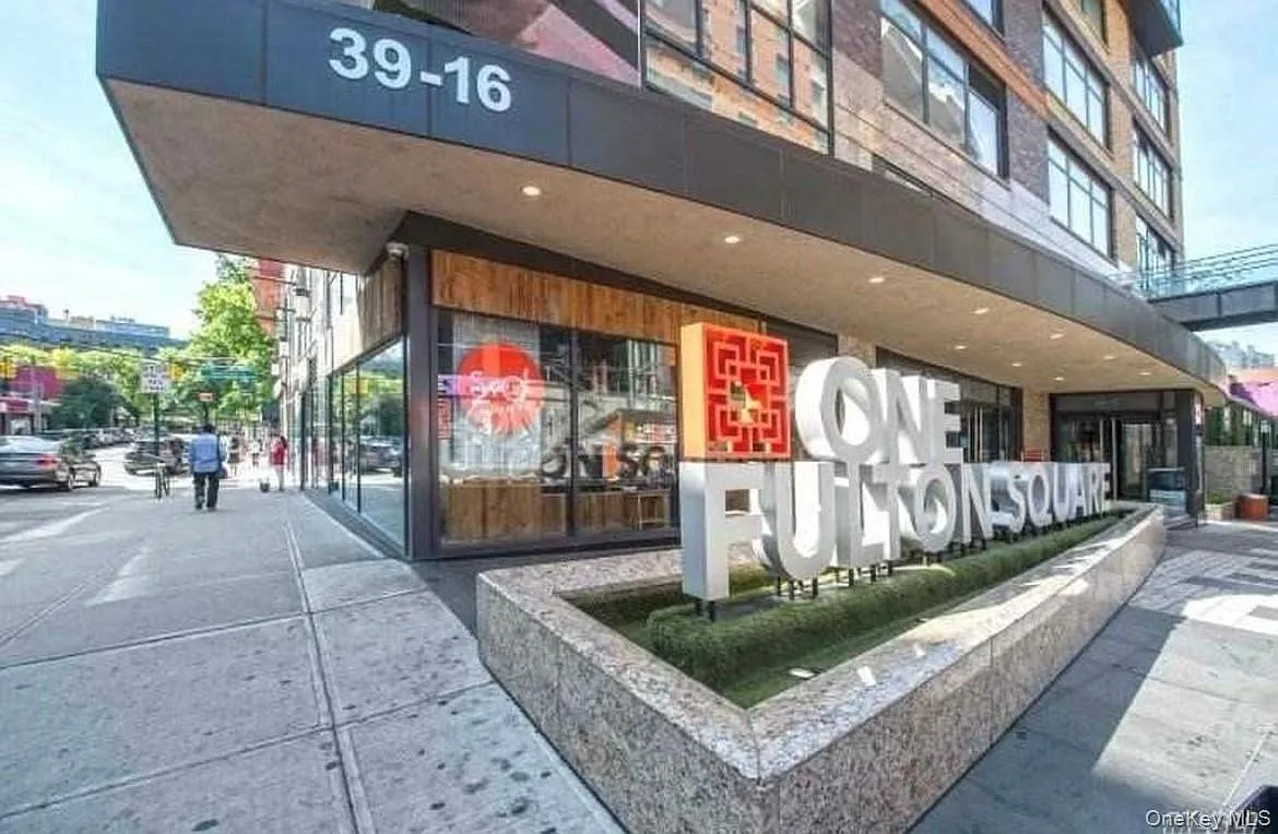 1 bed, 1.0 bath, 560 sqft, $3,000 — Photo 1