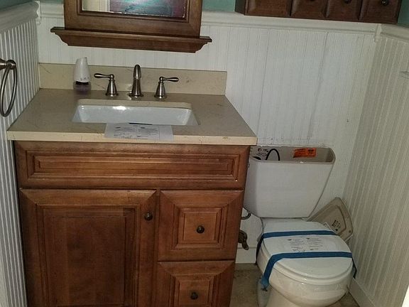 5th image of 203 Mimosa St