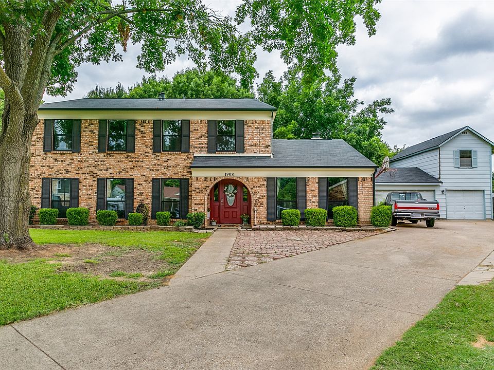 1st image of 1908 Wisteria Ct