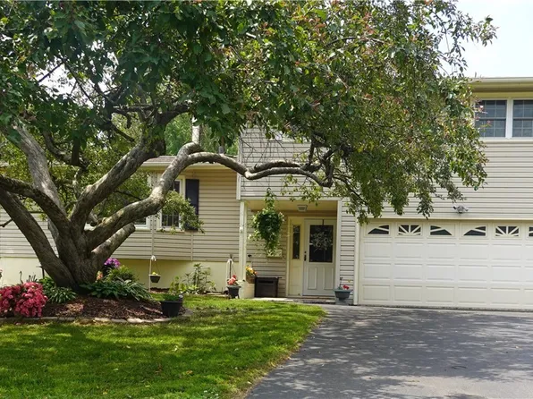 104 Sotherden Dr, Liverpool, NY 13090