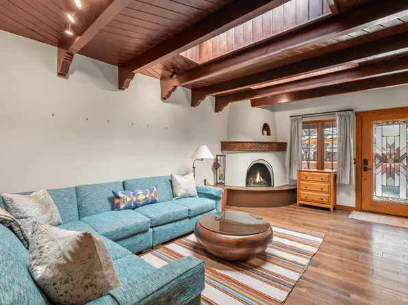 112 Camino Escondido APT 7, Santa Fe, NM 87501