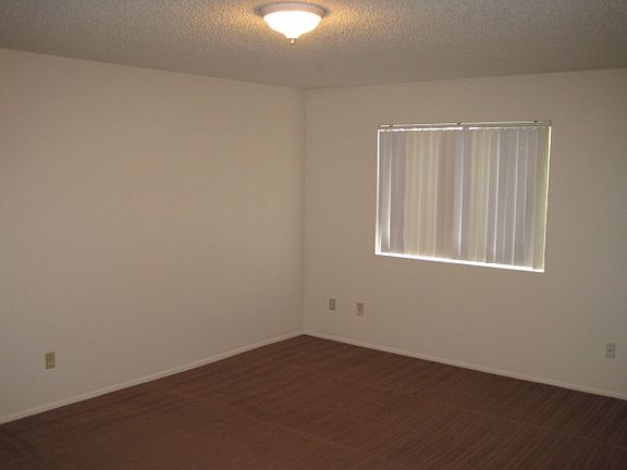 2nd image of 4420 E Wood St