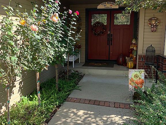 3rd image of 3016 Moliner Dr