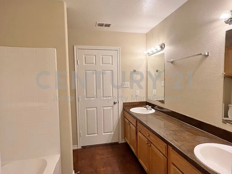 120 Sunburst Ct — Photo 12