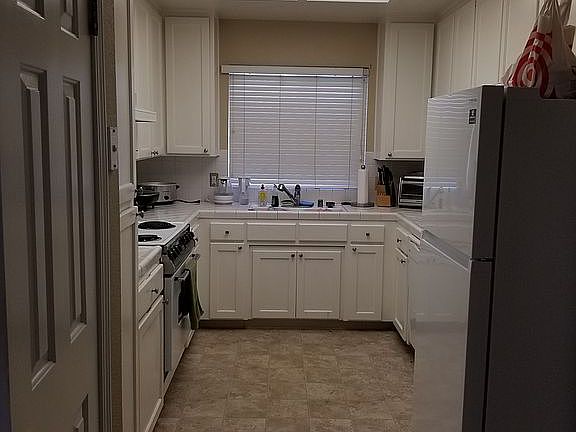 4th image of 5213 W Warner Ave