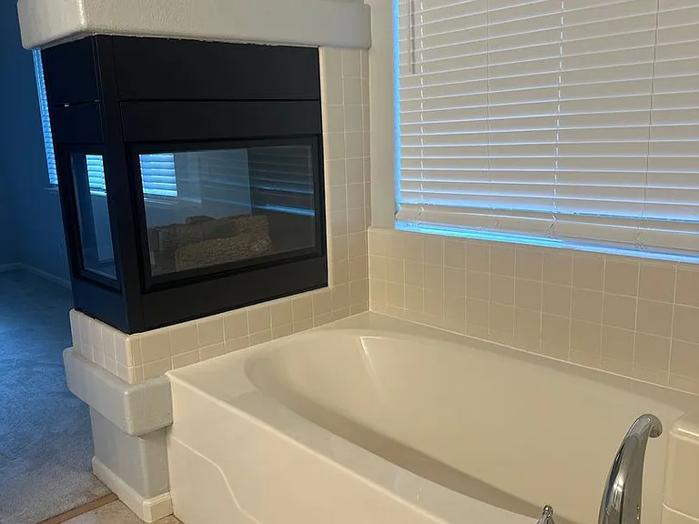 340 Lyman Cir — Photo 12