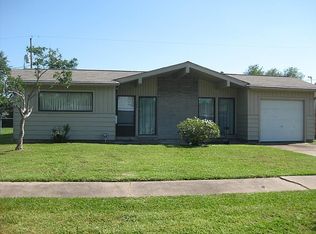 1302 Glencrest Dr, Pasadena, TX 77502