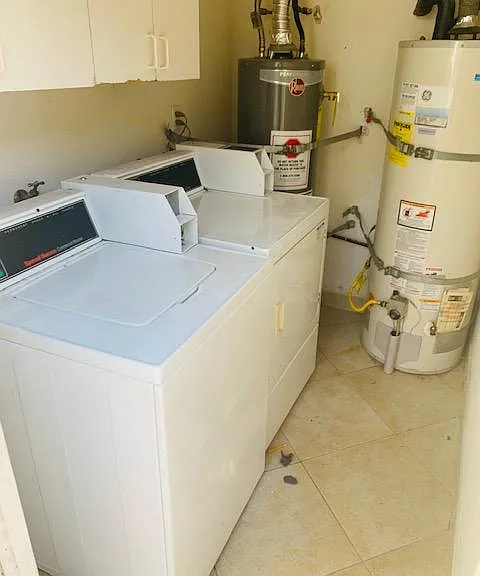 2323 Grand Ave — Photo 10
