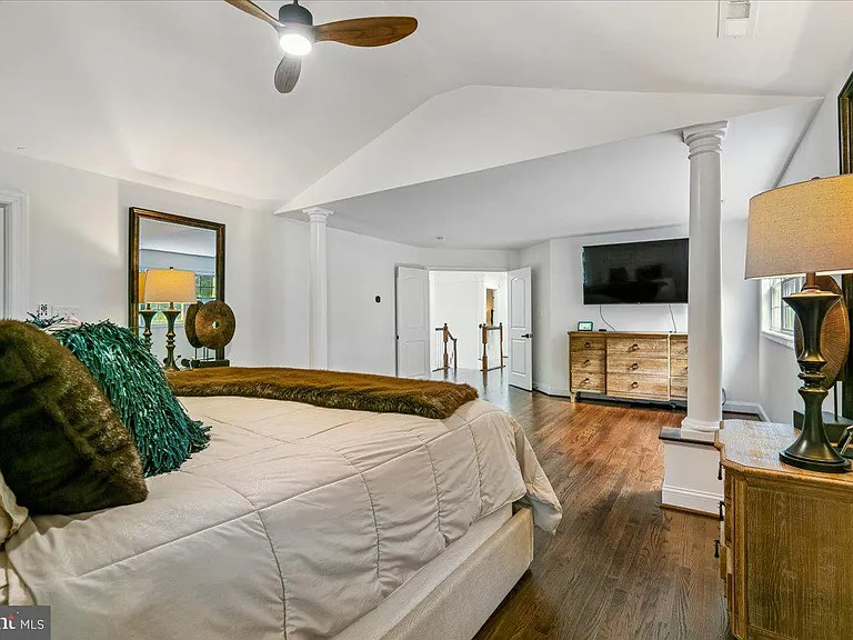 743 Seneca Dr — Photo 18