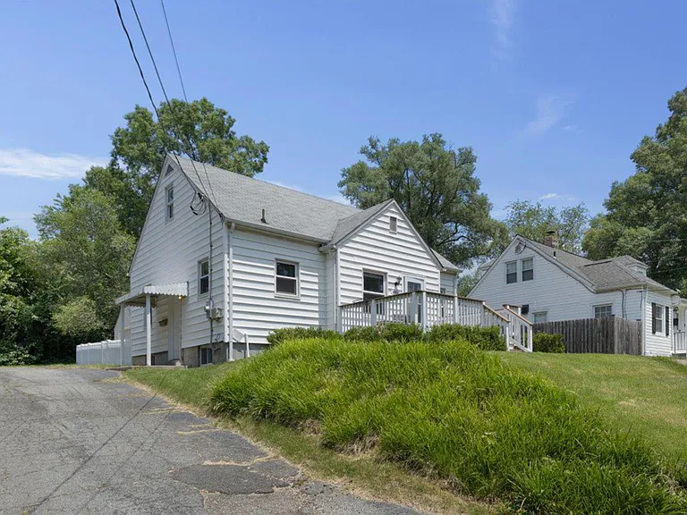 4810 Delaware St — Photo 3