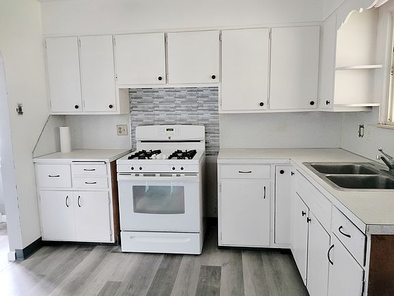 5th image of 915 Tulane St