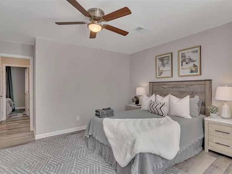 2099 Valley Oaks Dr SE — Photo 16