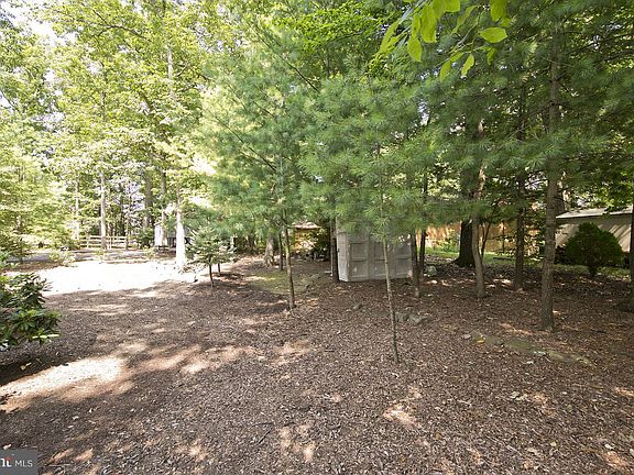5th image of 226 Fairway Cir