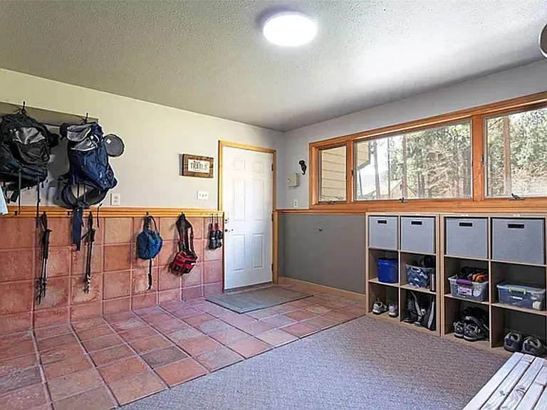 4020 Wakantanka Way — Photo 36