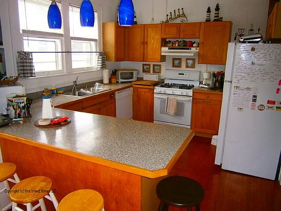 3rd image of 649 Ocean Breeze Walk