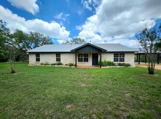 678 Loudon Rd, Fredericksburg, TX 78624