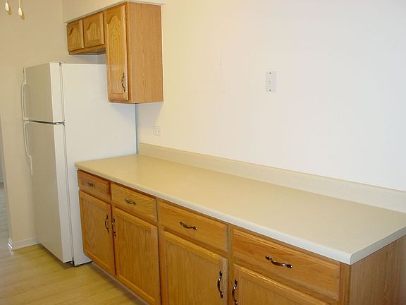 2nd image of 2730 Mitchell Dr APT 4