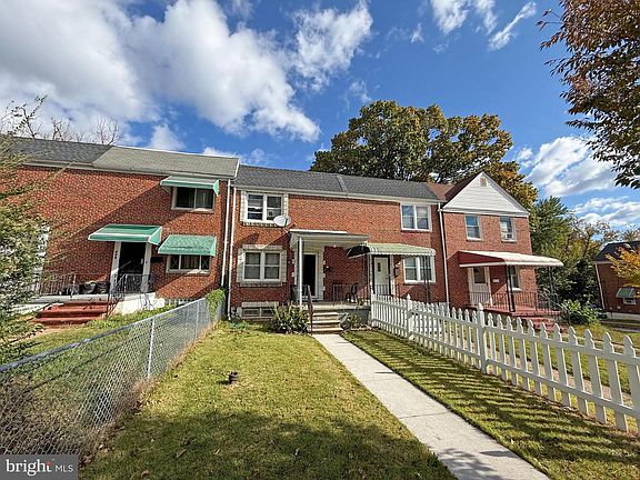 2nd image of 830 Saint Dunstans Rd