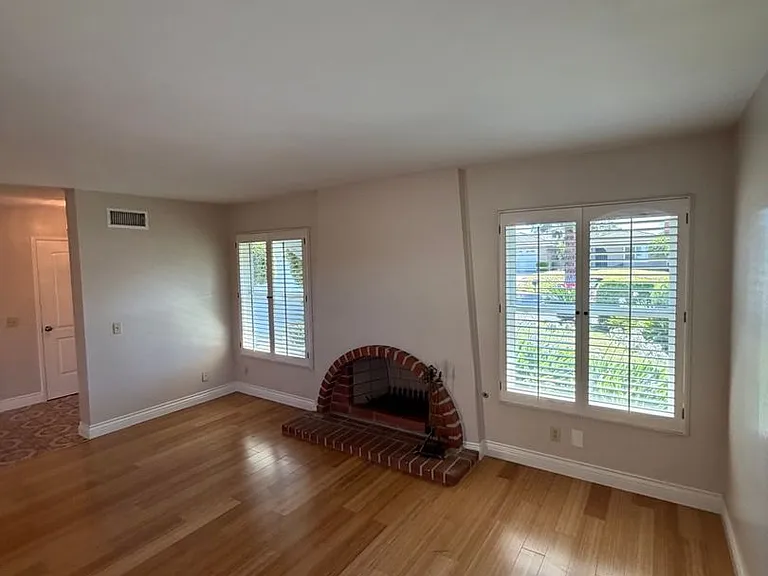927 Redlen Ave — Photo 8
