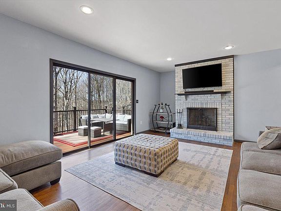 2nd image of 2921 Cedarwood Ln