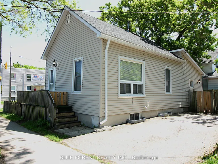 175 Davis St — Photo 3