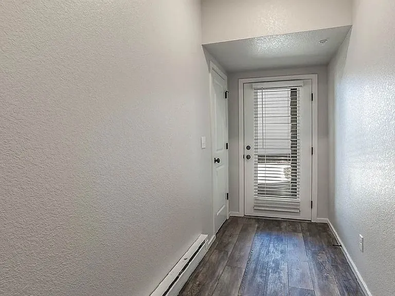 563 Vicot Way #C — Photo 16