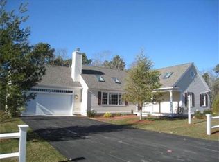 16 Settlers Ln, Hyannis, MA 02601