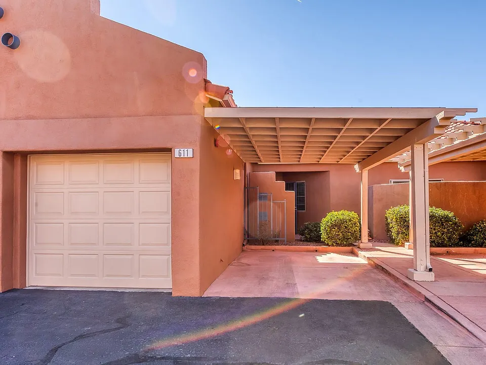 611 Desert Sage Ln