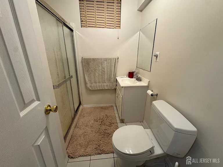 5 Hollywood St — Photo 15