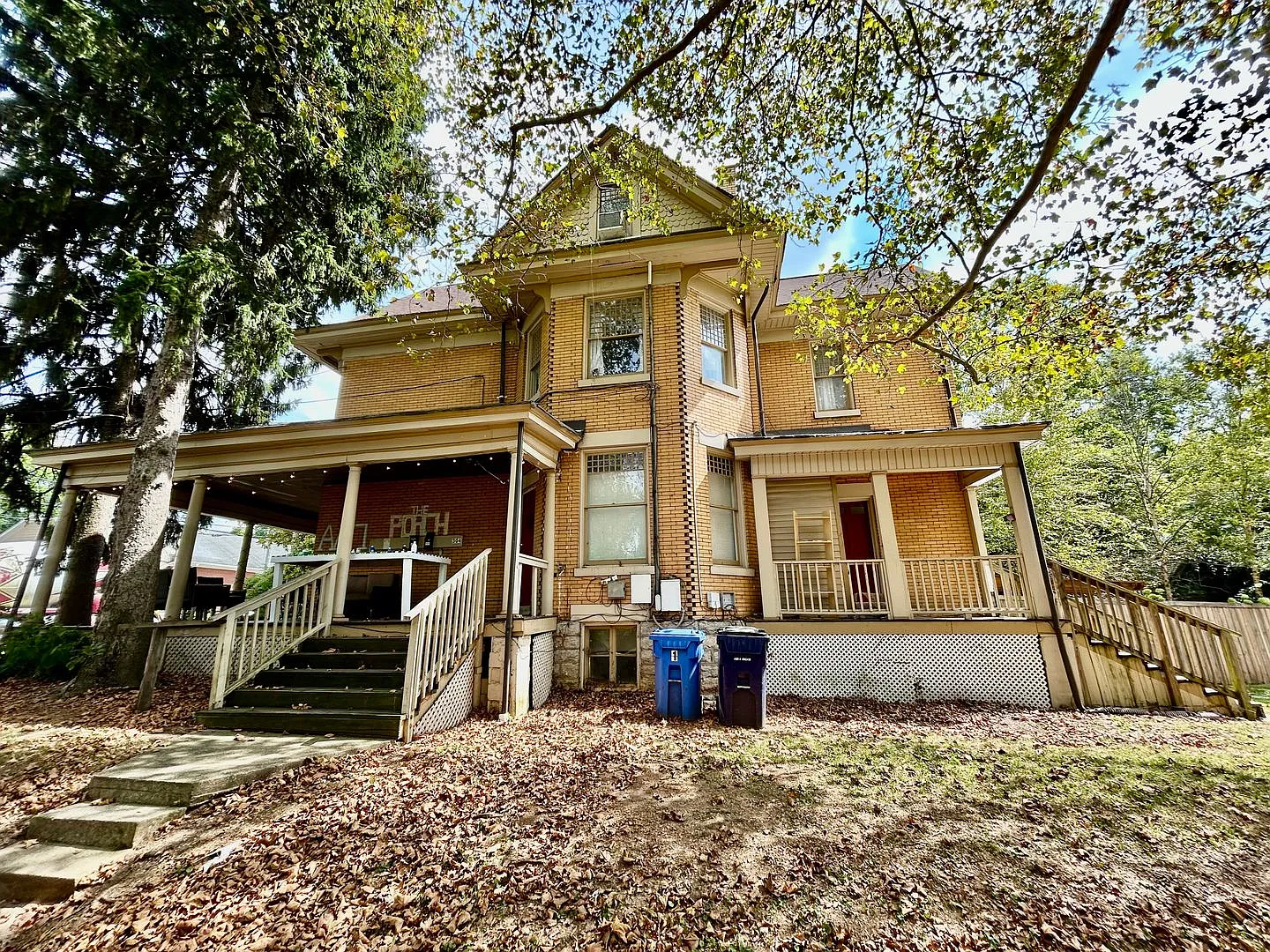 5 Bedroom Ready to Pre-lease! — Photo 1