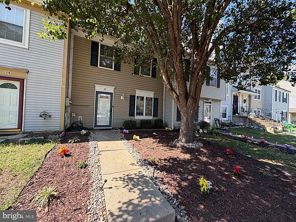 2nd image of 32 Meadowside Ct