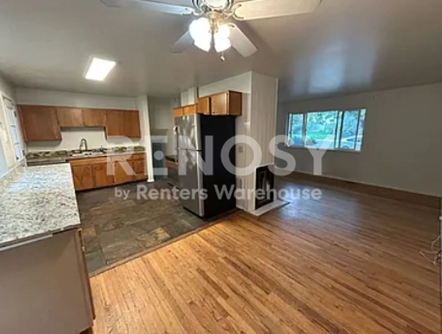 October Lease Incentive | 4565 Moorhead Ave | Fantastic location! — Photo 2
