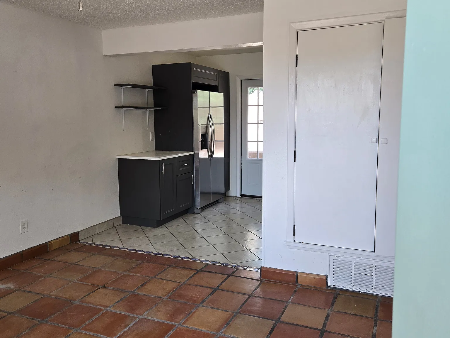 1808 Mann St — Photo 2