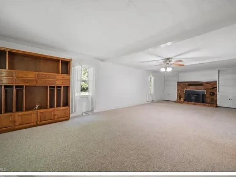 103 Southview Dr — Photo 2