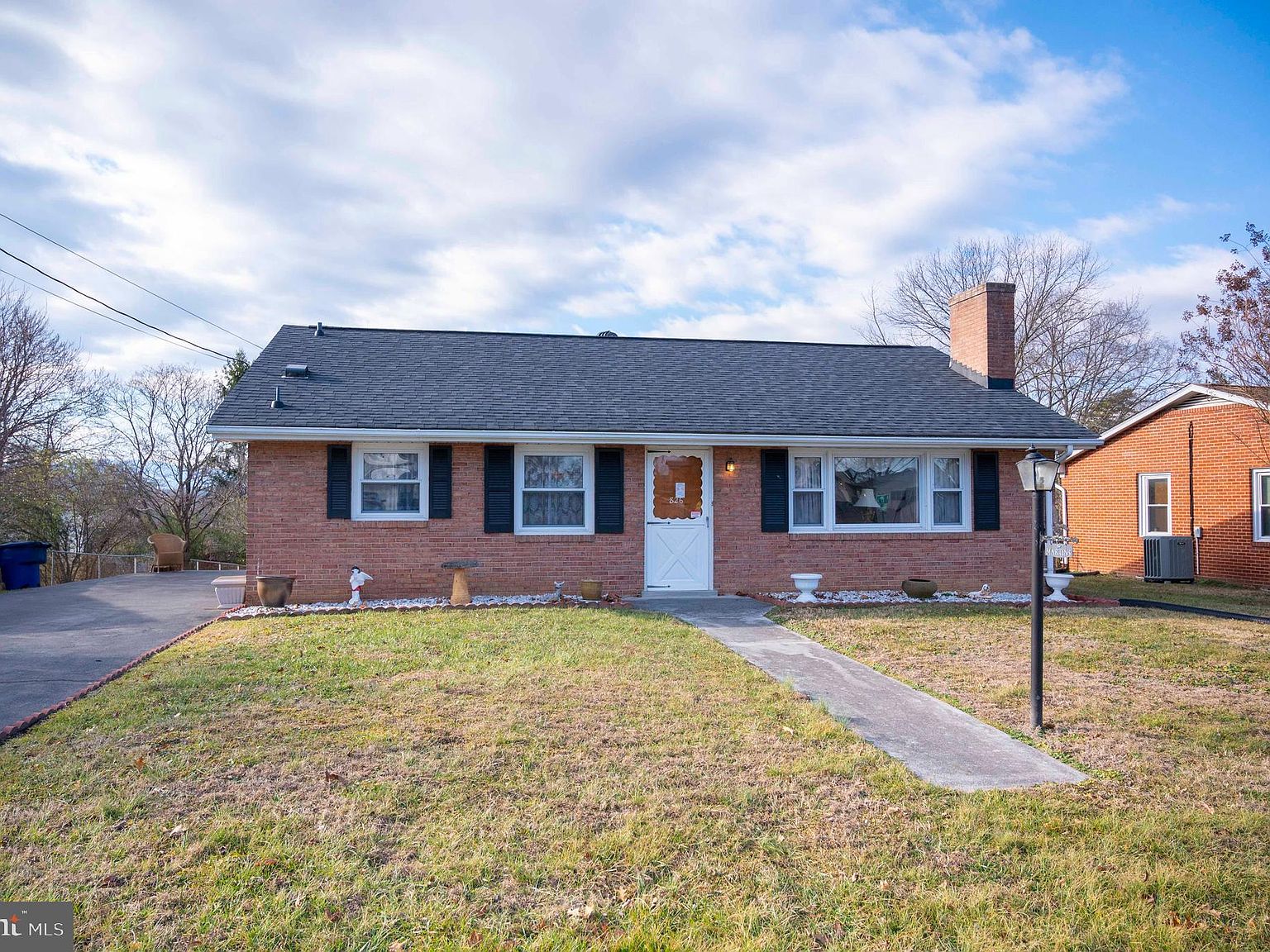 826 W 15th St, Front Royal, VA 22630 Zillow