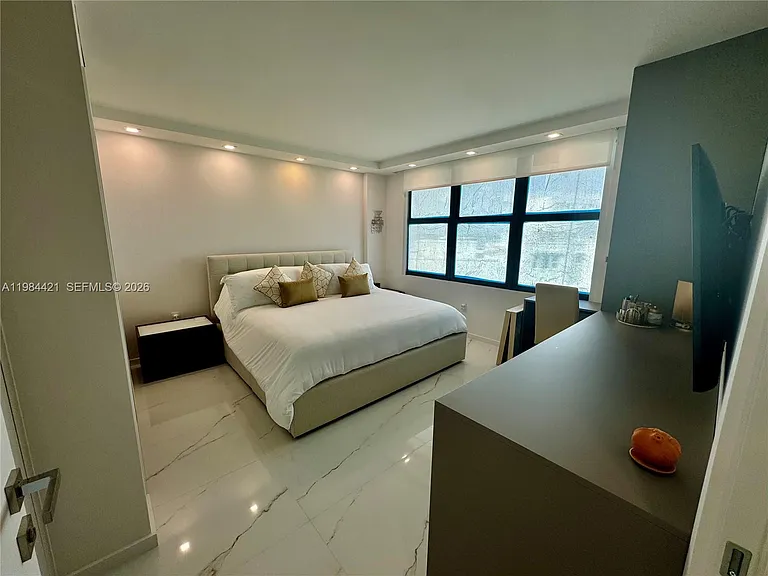9801 Collins Ave #20E — Photo 15