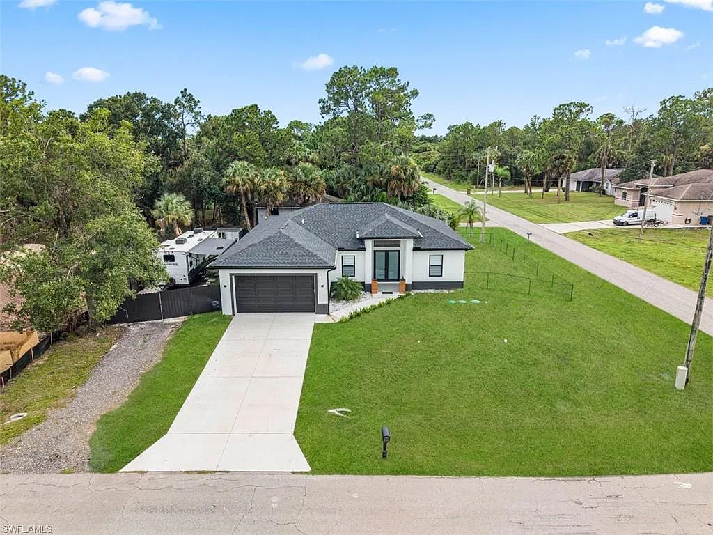 3 bed, 2.0 bath, 1630 sqft, $2,200 — Photo 1